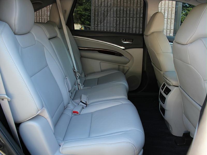 Acura MDX SH-AWD 4dr Tech Pkg 2015