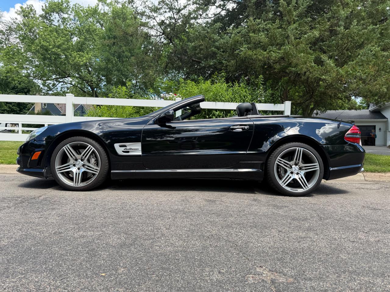 Mercedes-Benz SL-Class SL63 AMG 2011