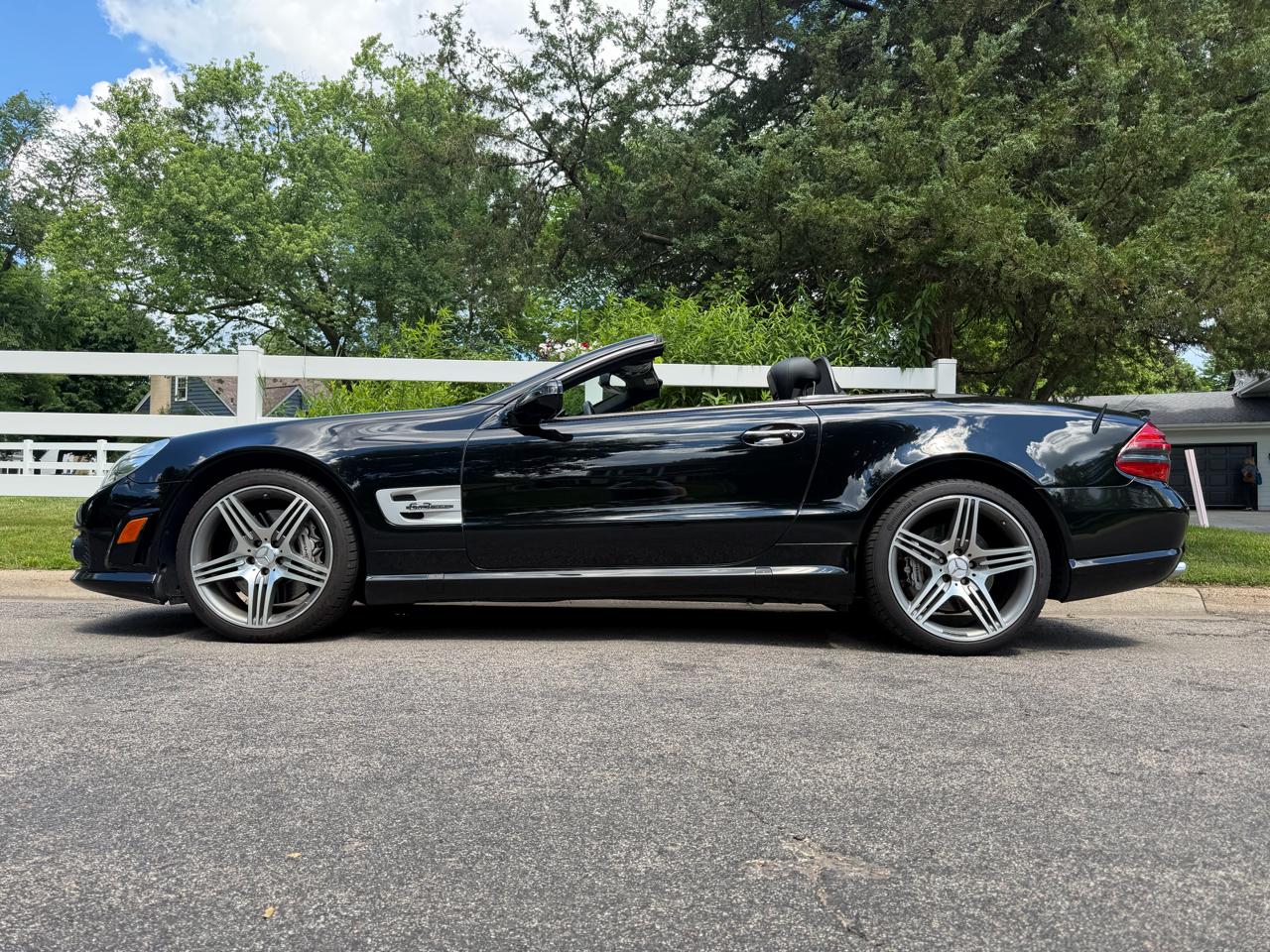 Mercedes-Benz SL-Class SL63 AMG 2011