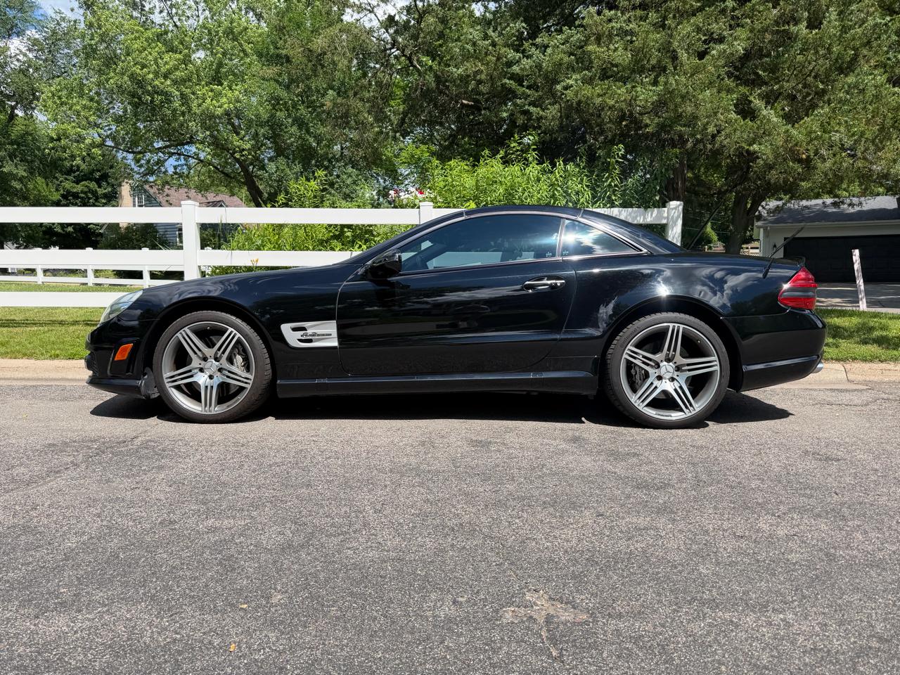 Mercedes-Benz SL-Class SL63 AMG 2011