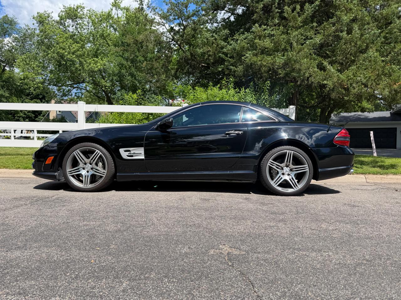 Mercedes-Benz SL-Class SL63 AMG 2011