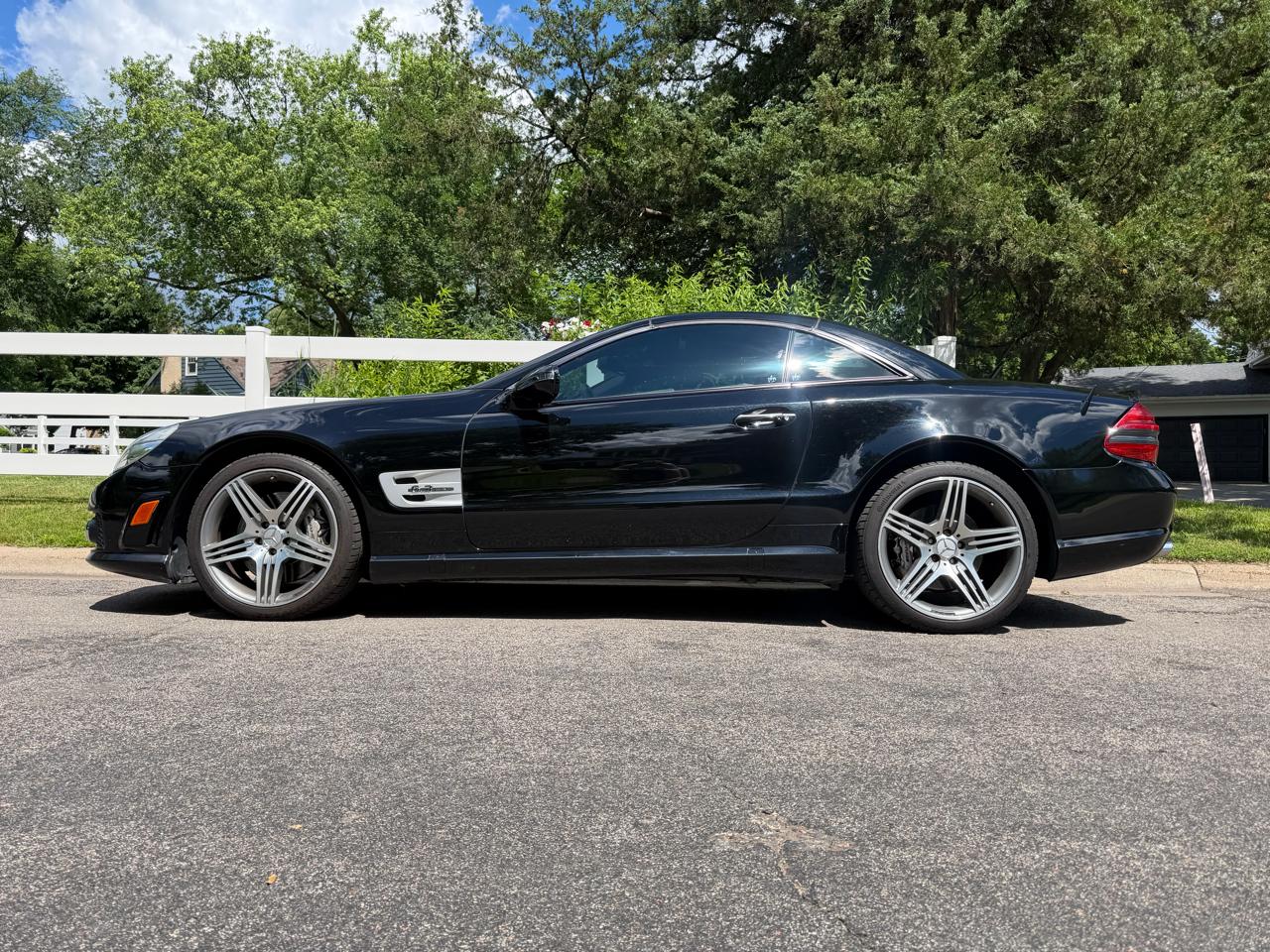 Mercedes-Benz SL-Class SL63 AMG 2011