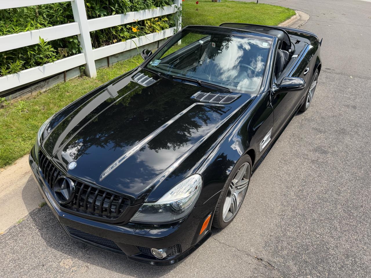 Mercedes-Benz SL-Class SL63 AMG 2011