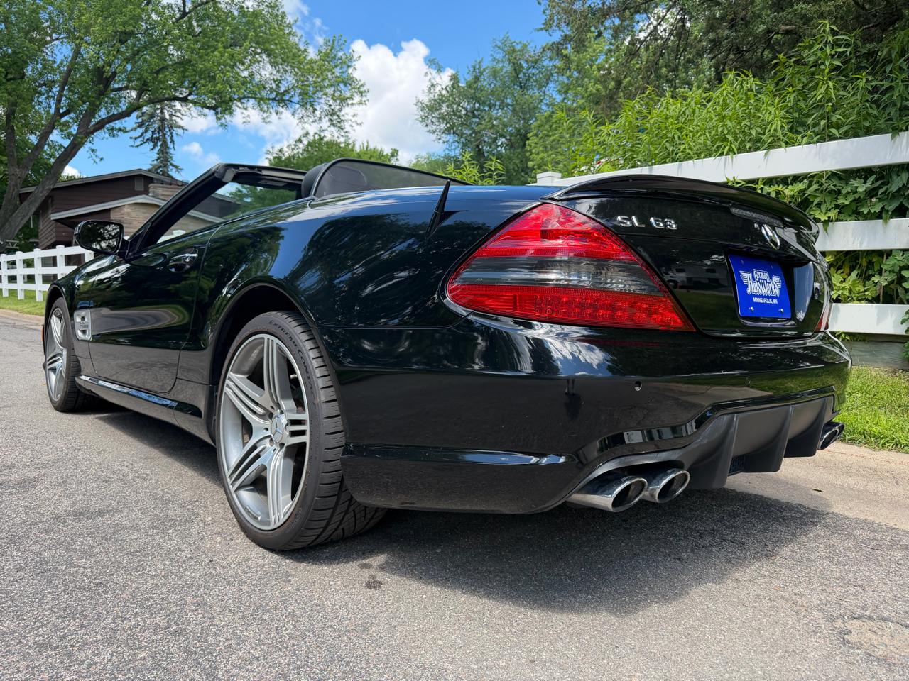 Mercedes-Benz SL-Class SL63 AMG 2011