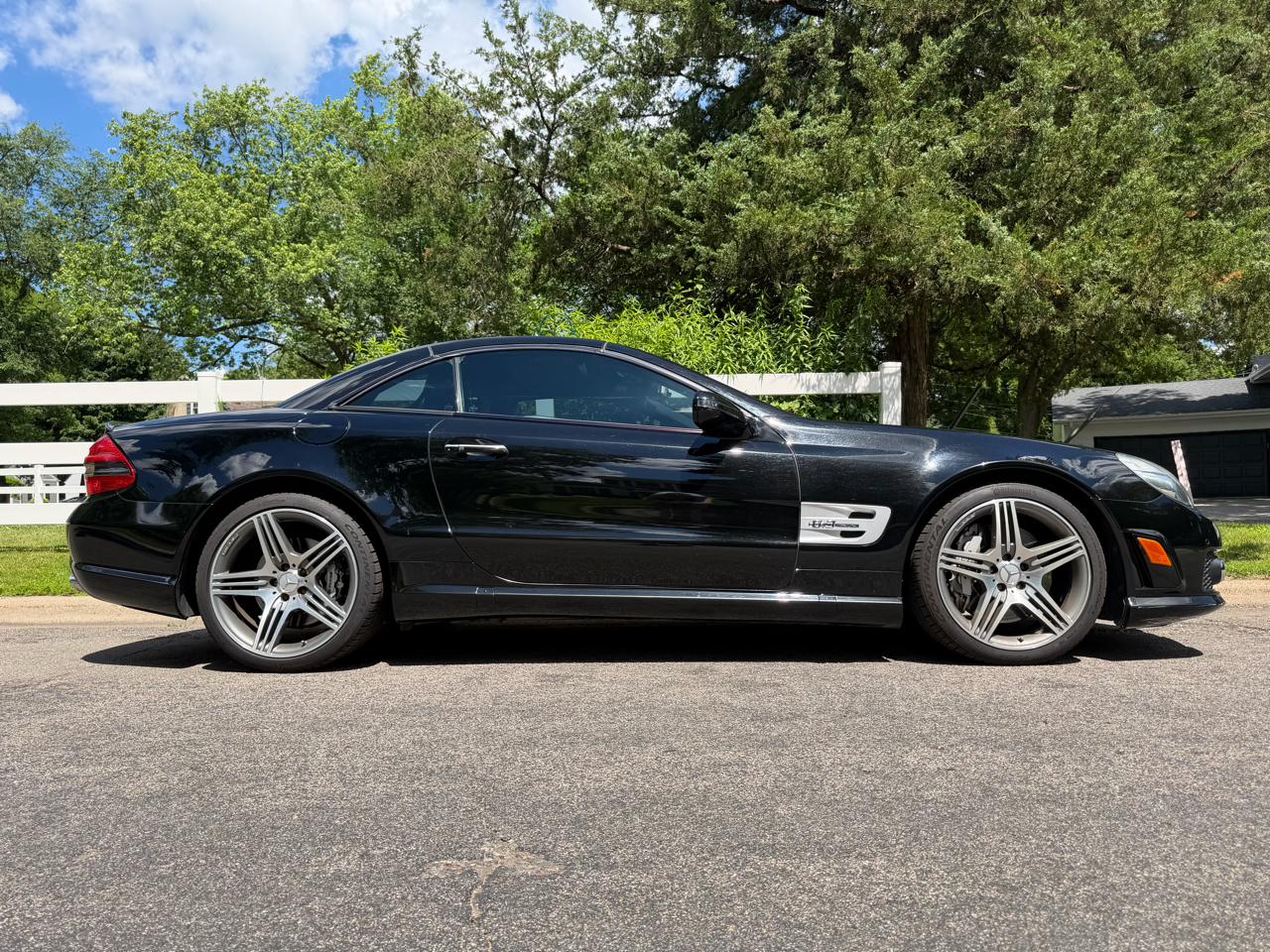 Mercedes-Benz SL-Class SL63 AMG 2011