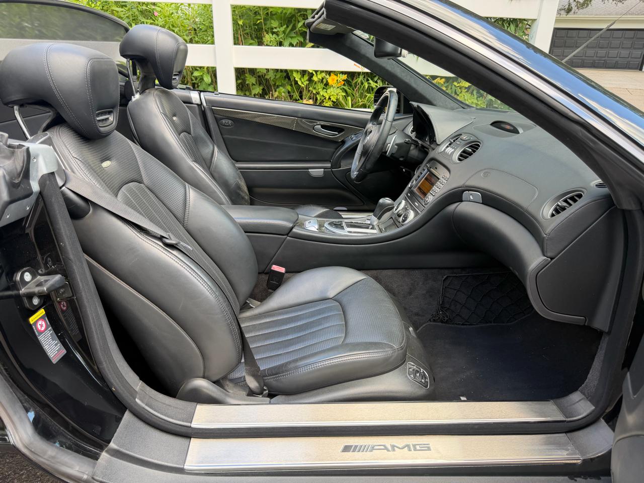 Mercedes-Benz SL-Class SL63 AMG 2011