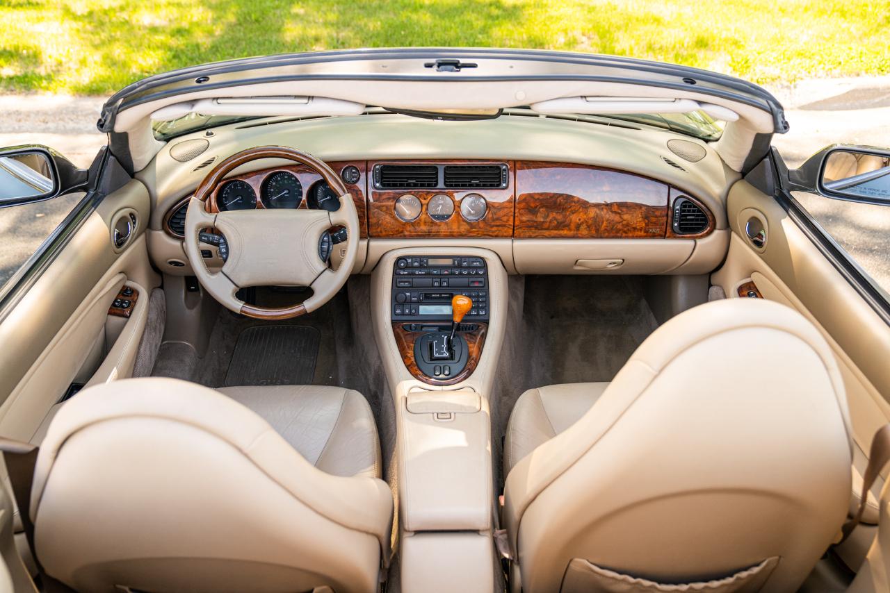 Jaguar XK8 Convertible 1998