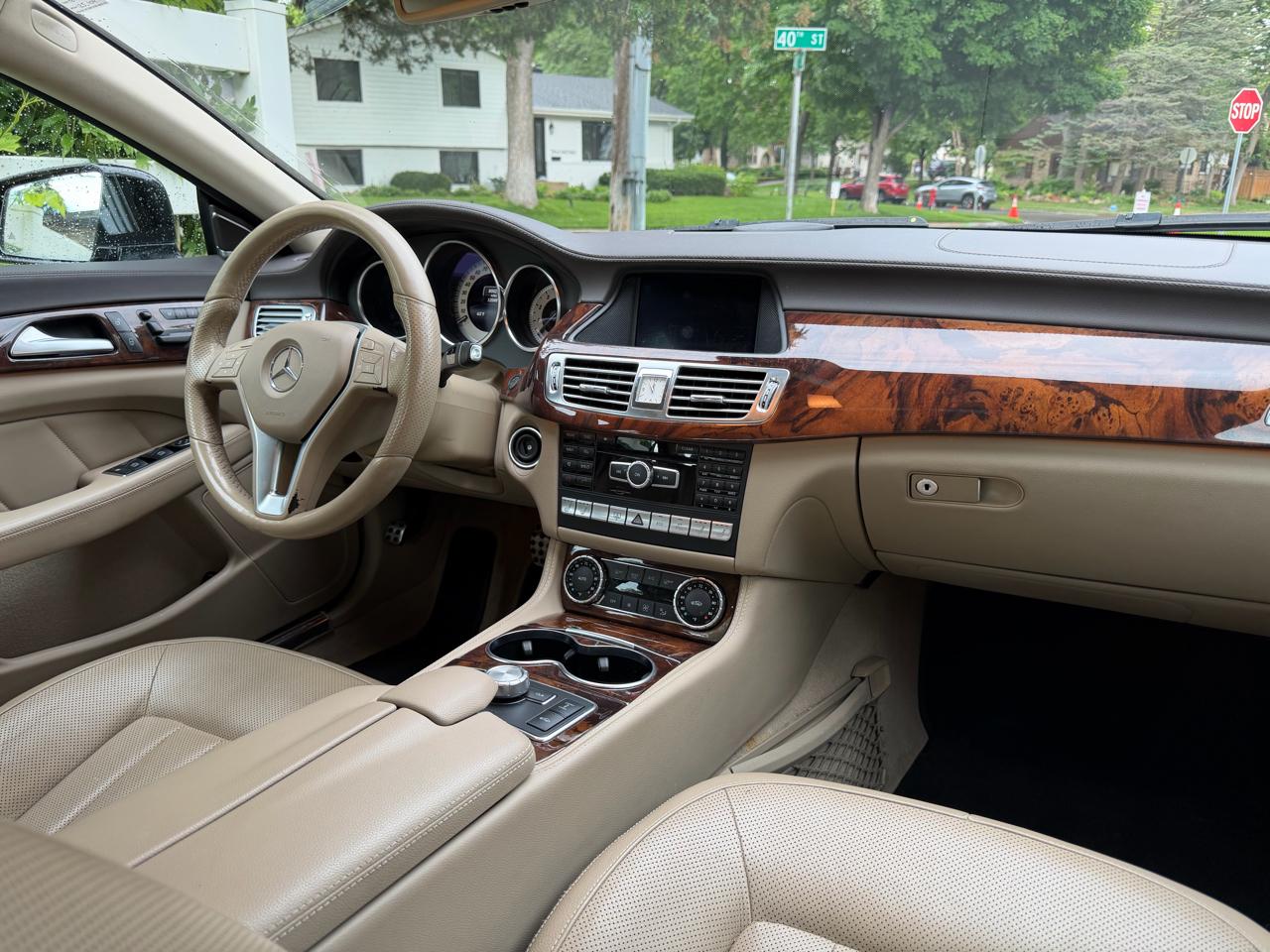 Mercedes-Benz CLS-Class CLS550 4MATIC 2014