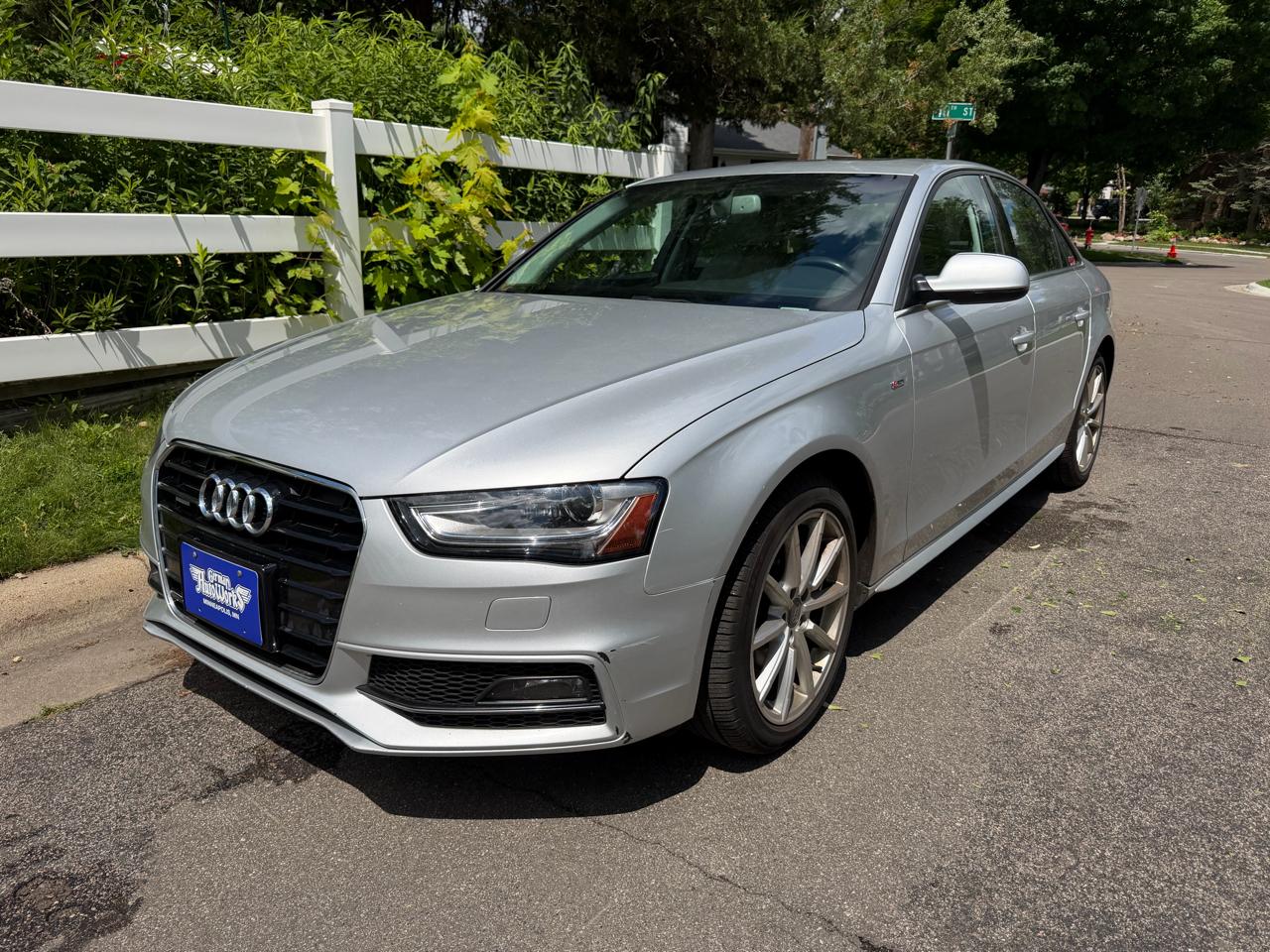 Audi A4 2.0T Premium Sedan quattro Manual 2014