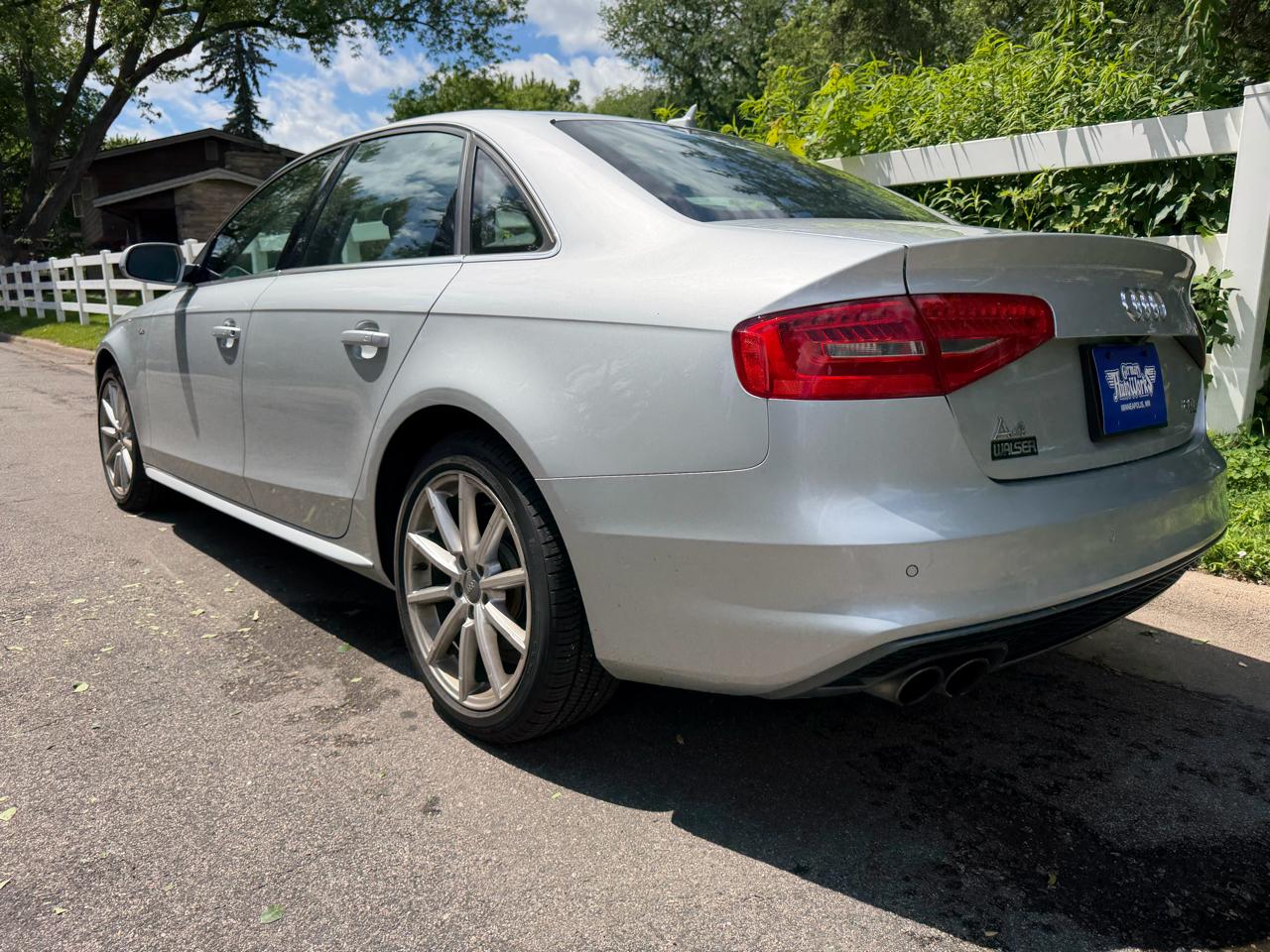 Audi A4 2.0T Premium Sedan quattro Manual 2014