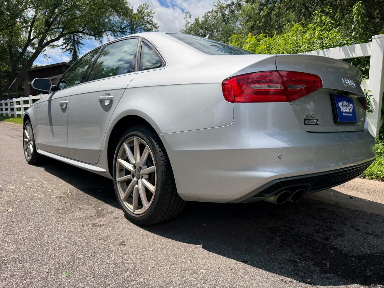 Audi A4 2.0T Premium Sedan quattro Manual 2014