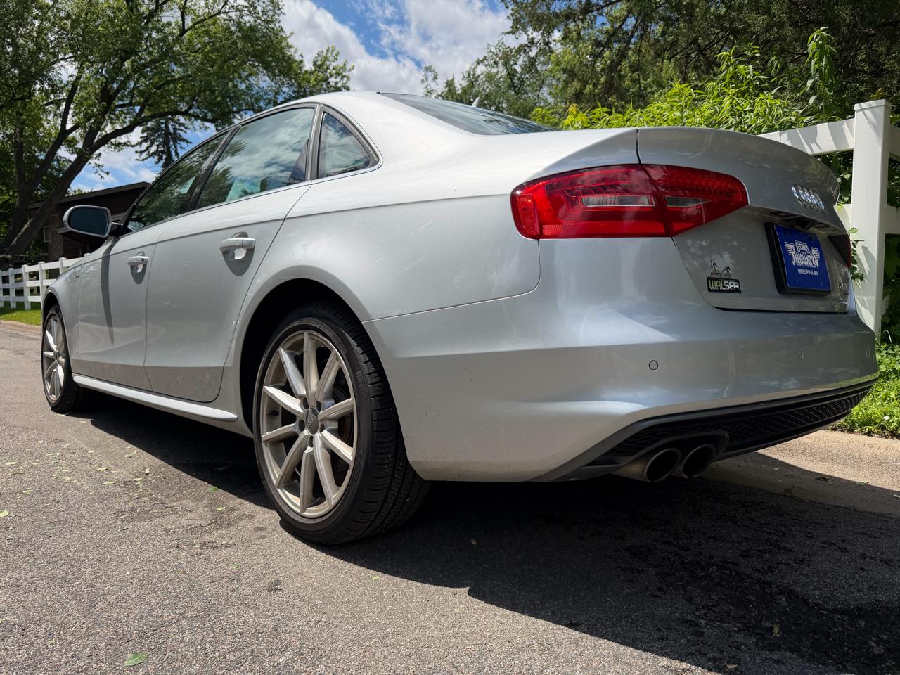 Audi A4 2.0T Premium Sedan quattro Manual 2014