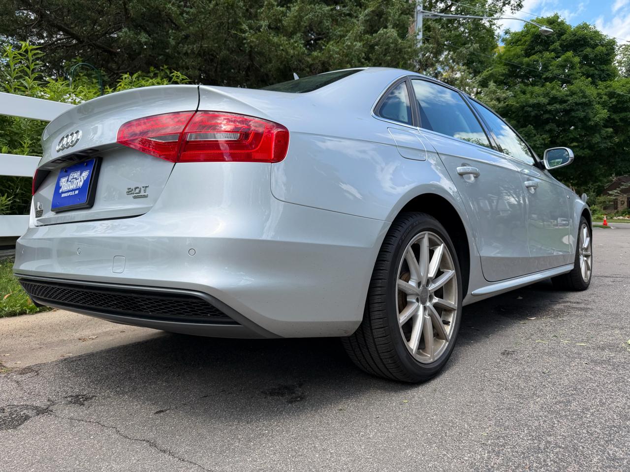 Audi A4 2.0T Premium Sedan quattro Manual 2014