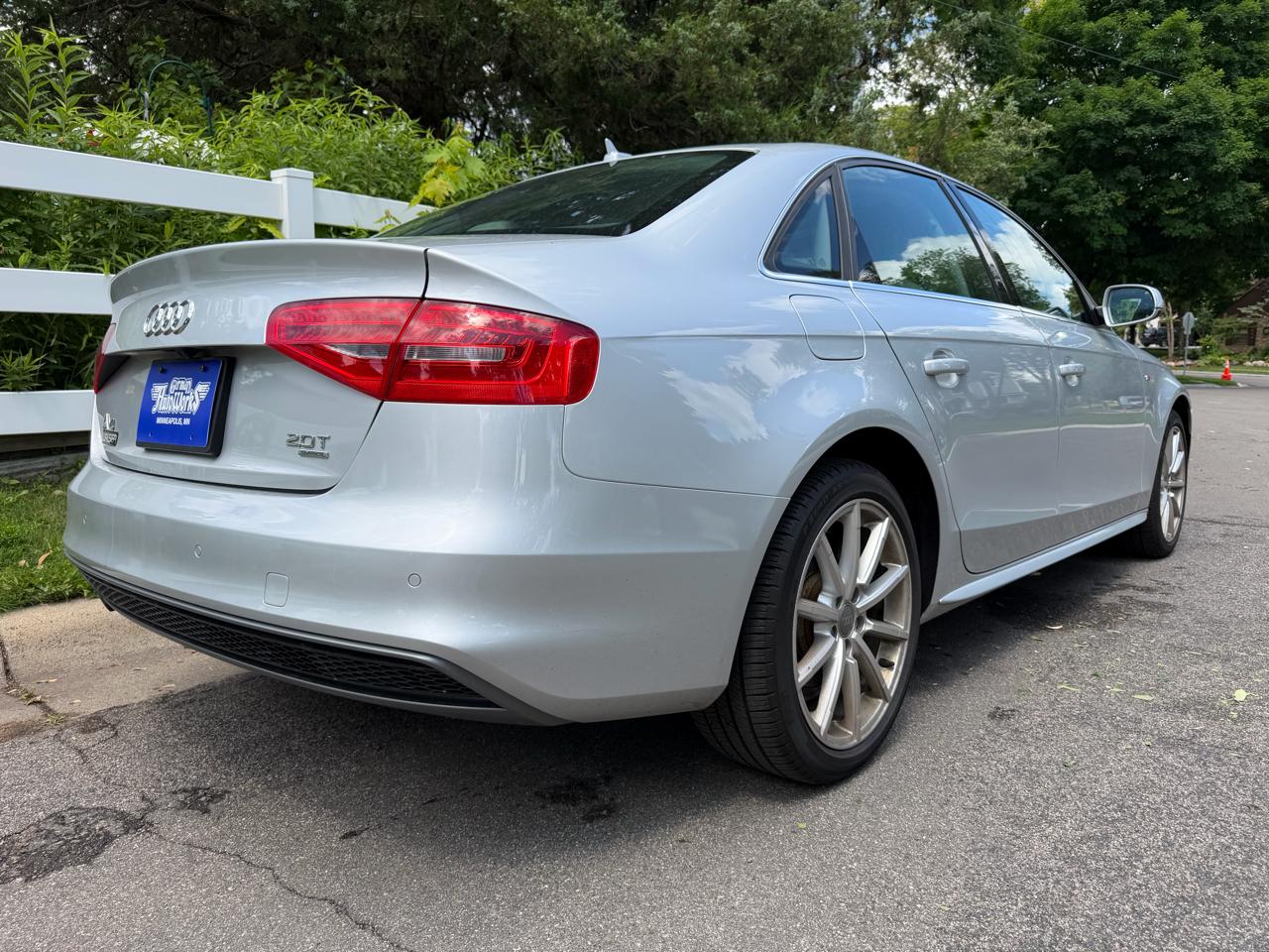 Audi A4 2.0T Premium Sedan quattro Manual 2014