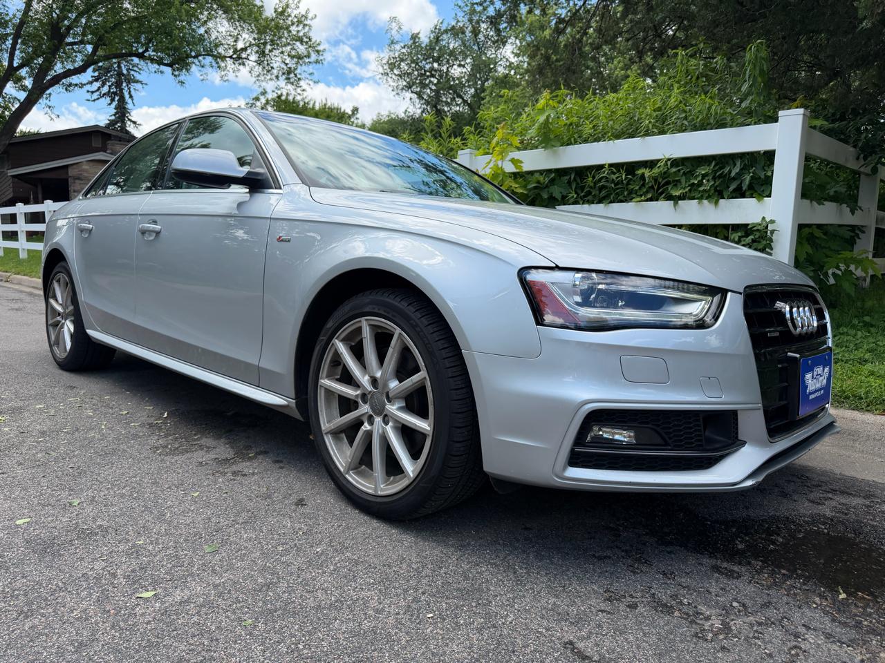 Audi A4 2.0T Premium Sedan quattro Manual 2014