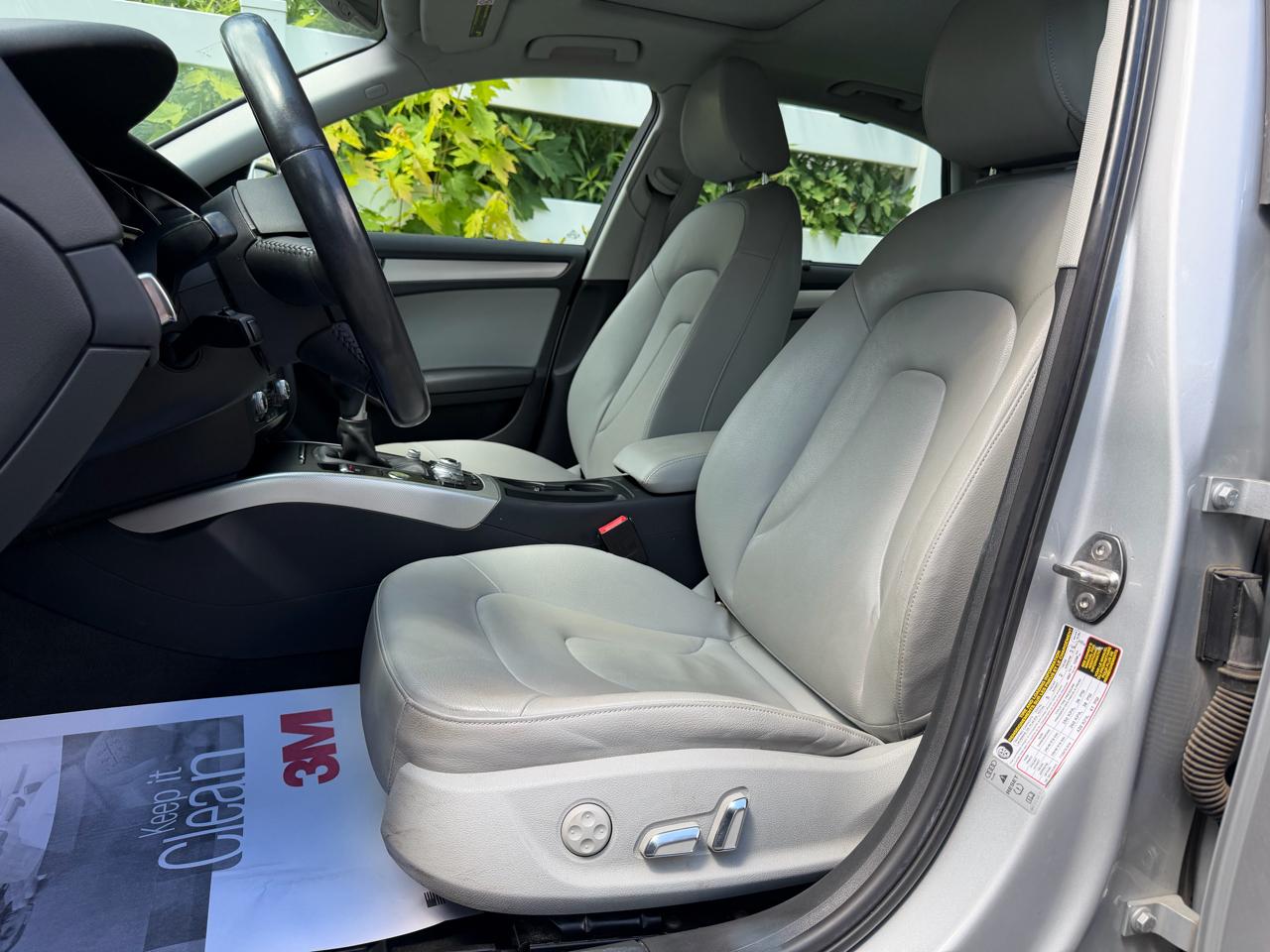 Audi A4 2.0T Premium Sedan quattro Manual 2014