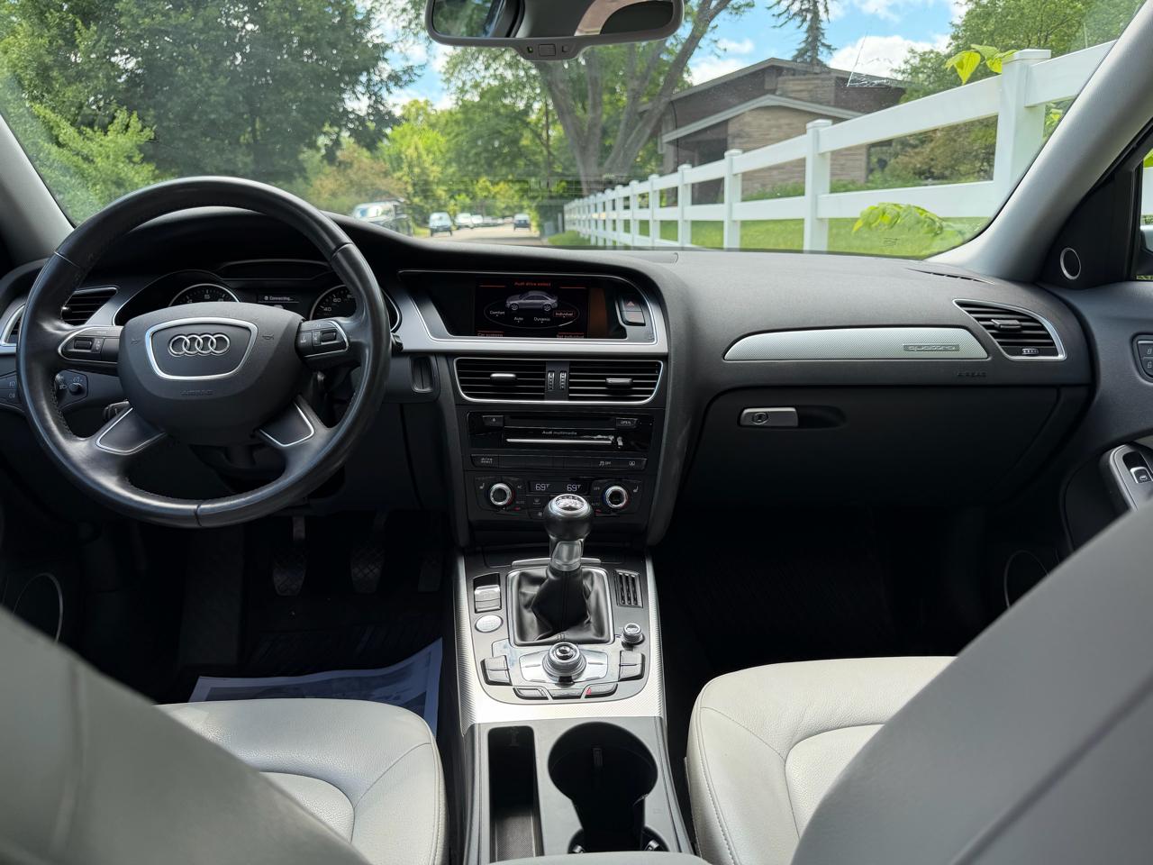 Audi A4 2.0T Premium Sedan quattro Manual 2014