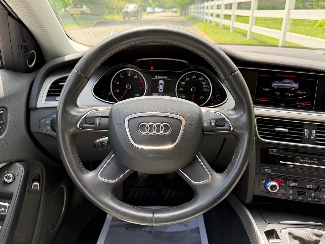 Audi A4 2.0T Premium Sedan quattro Manual 2014