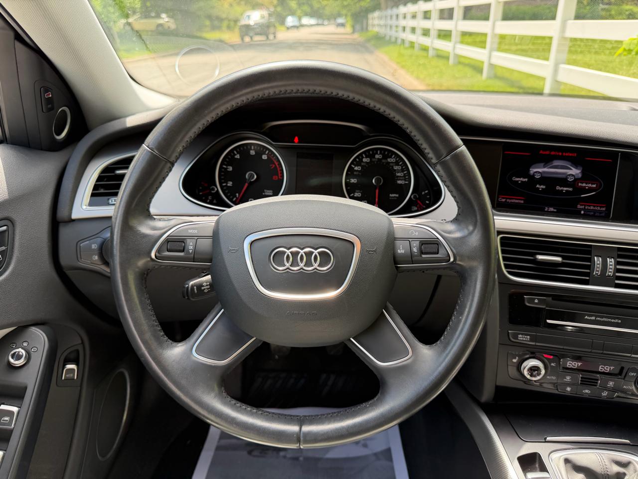 Audi A4 2.0T Premium Sedan quattro Manual 2014