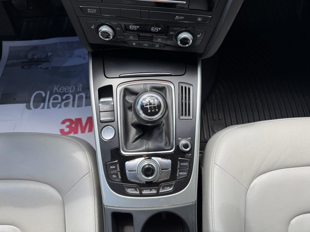 Audi A4 2.0T Premium Sedan quattro Manual 2014