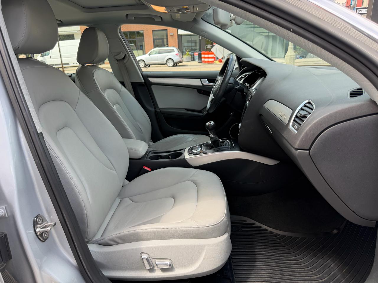 Audi A4 2.0T Premium Sedan quattro Manual 2014