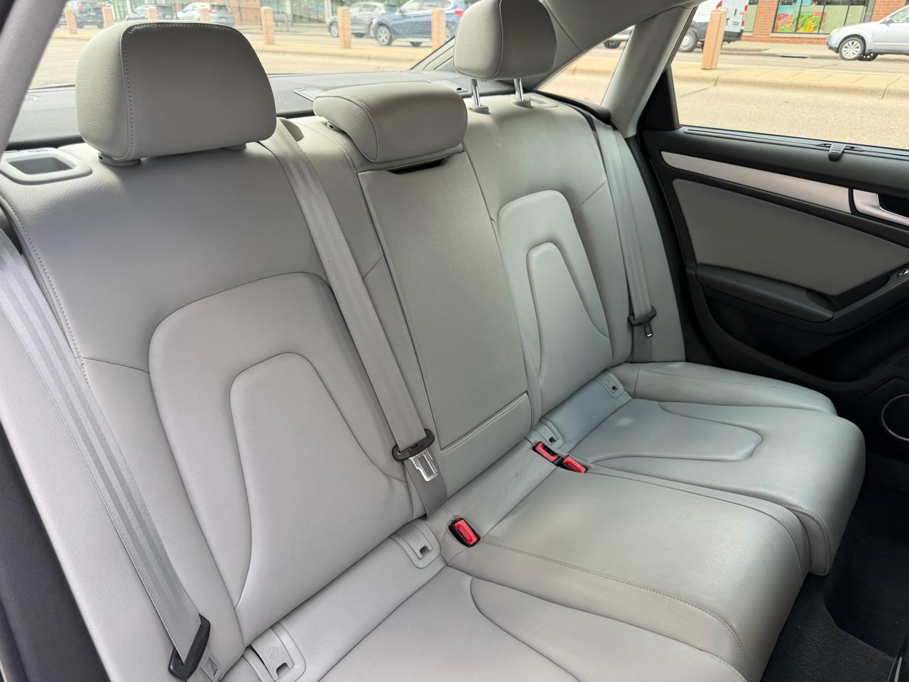 Audi A4 2.0T Premium Sedan quattro Manual 2014
