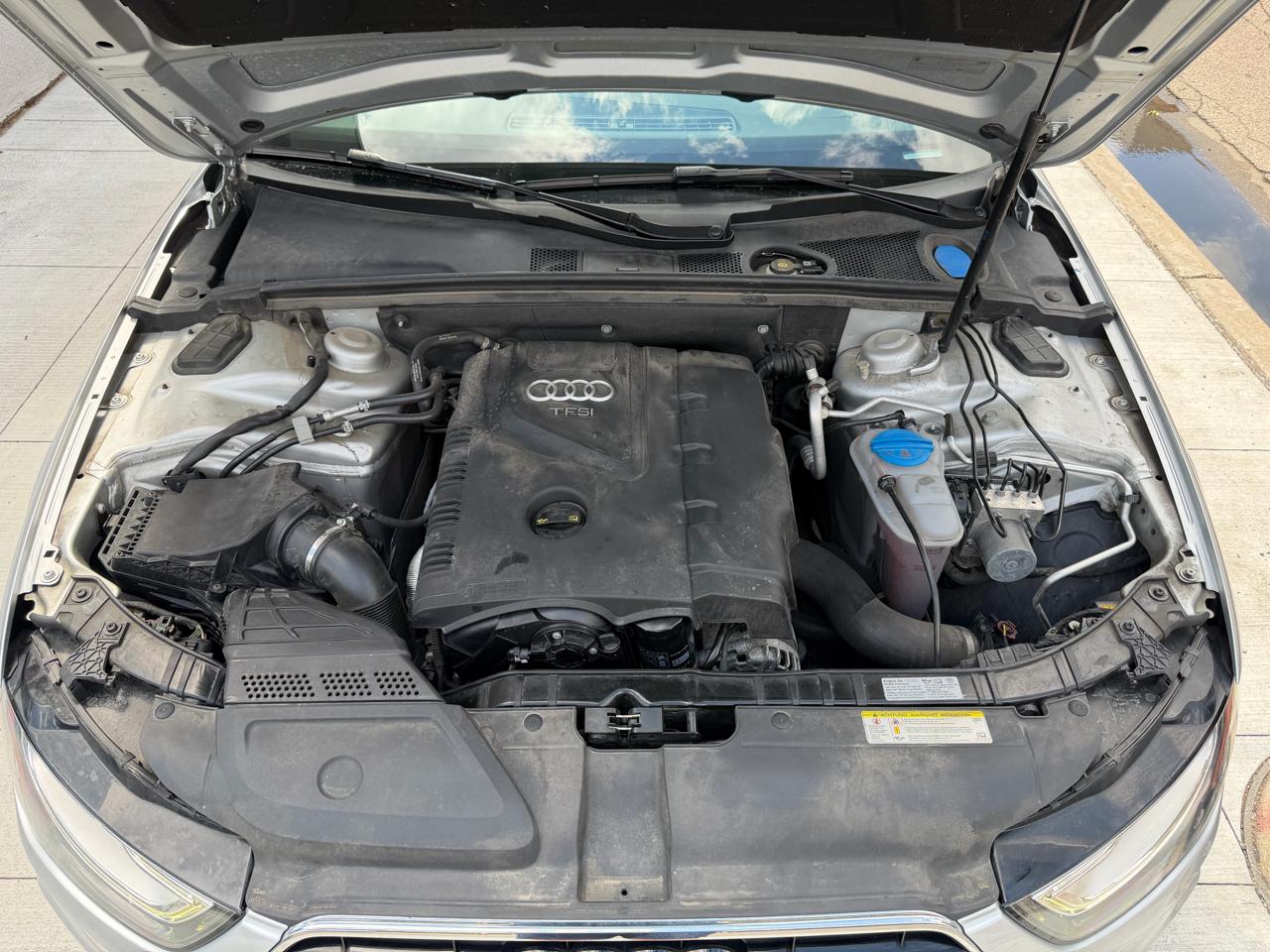 Audi A4 2.0T Premium Sedan quattro Manual 2014