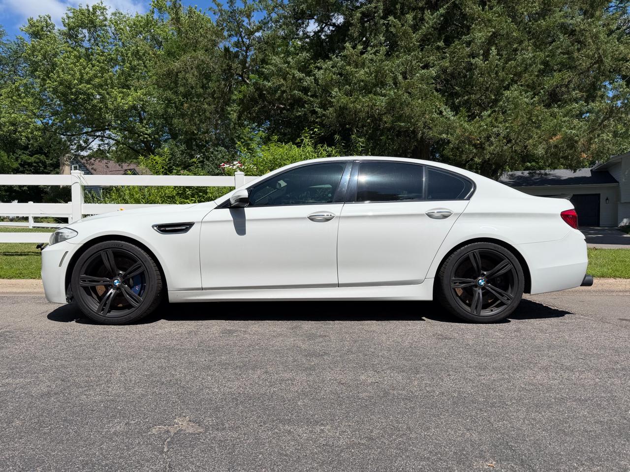BMW M5 Sedan 2013