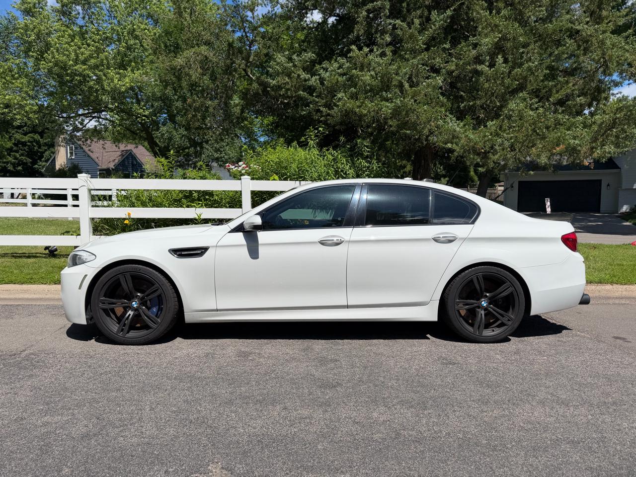 BMW M5 Sedan 2013