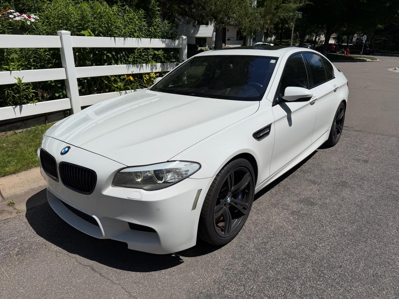 BMW M5 Sedan 2013