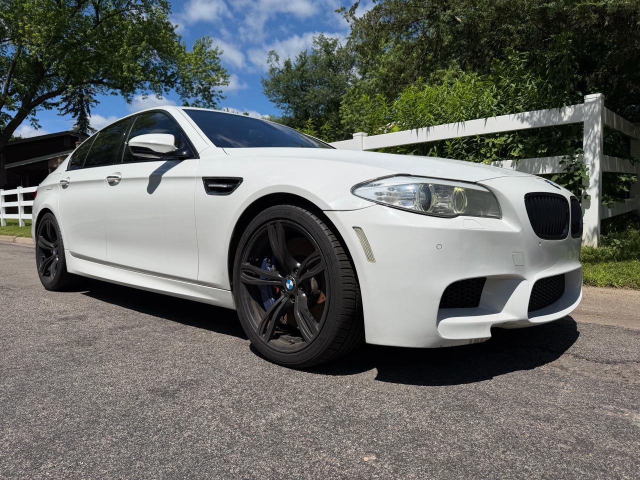 BMW M5 Sedan 2013