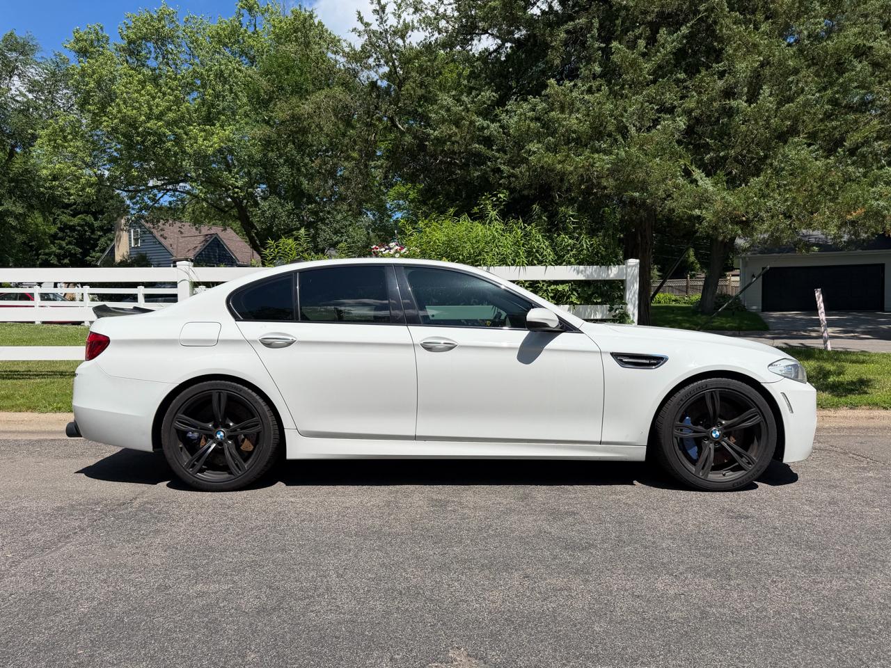 BMW M5 Sedan 2013