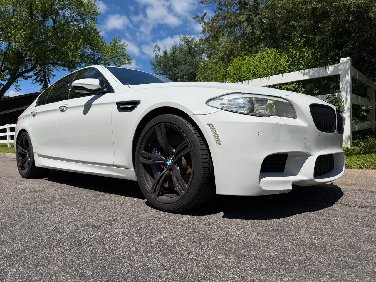 BMW M5 Sedan 2013