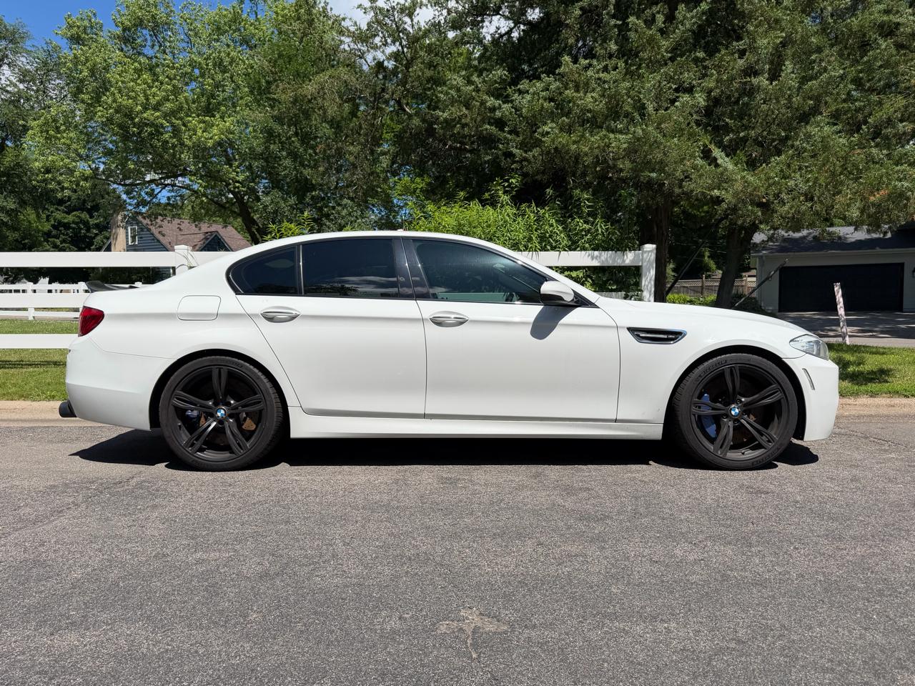 BMW M5 Sedan 2013