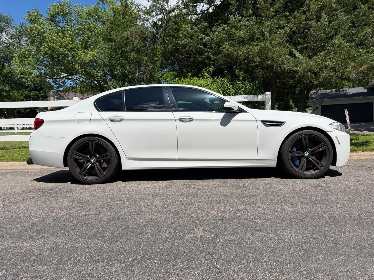 BMW M5 Sedan 2013