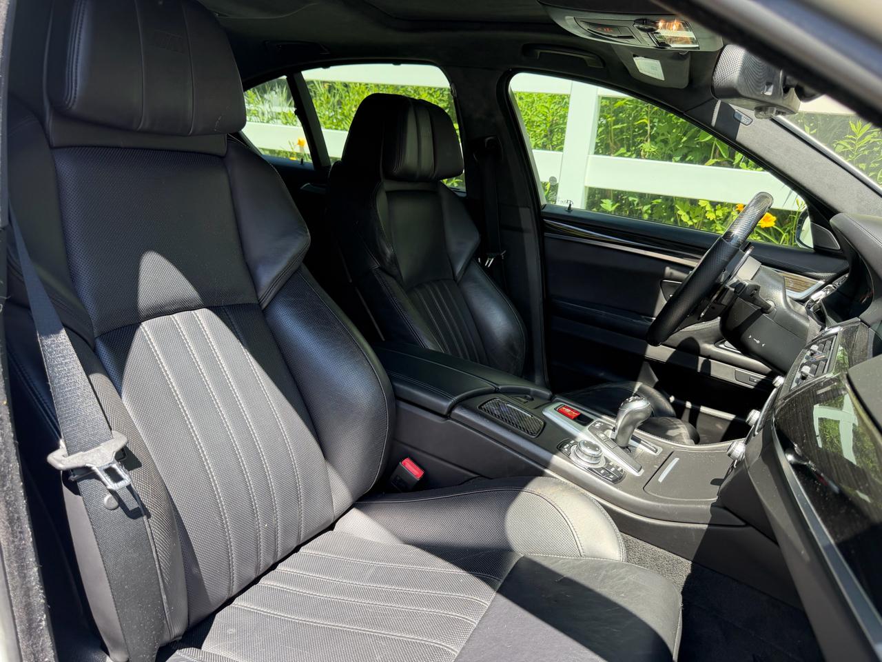 BMW M5 Sedan 2013