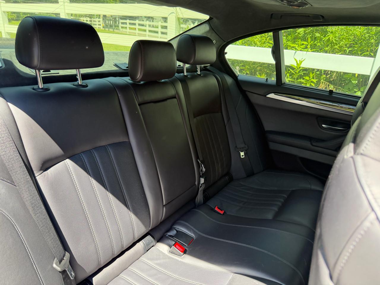 BMW M5 Sedan 2013