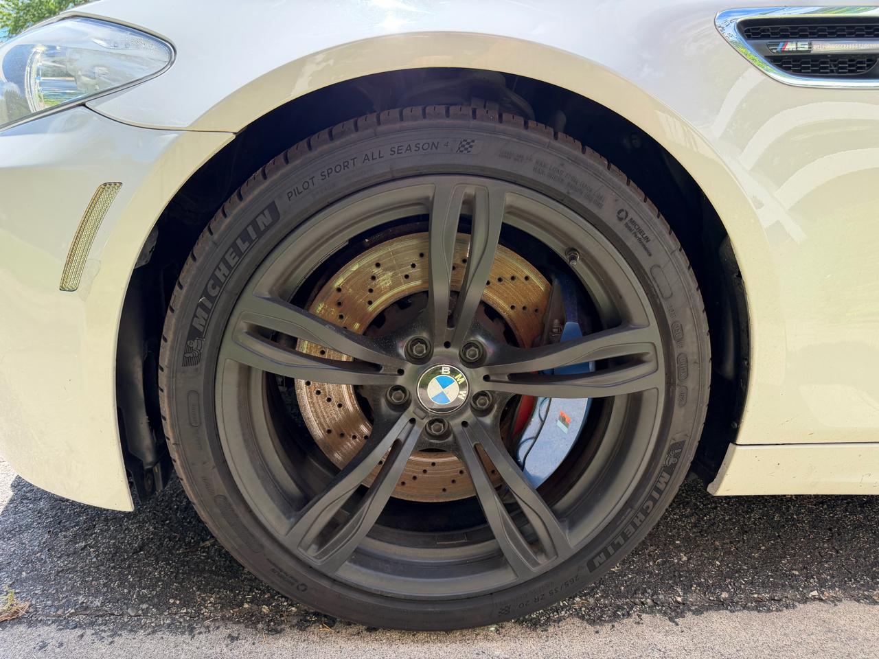 BMW M5 Sedan 2013
