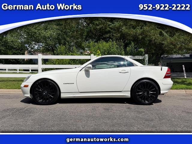 White 2004 Mercedes-Benz SLK Convertible Rear-Wheel Drive Automatic