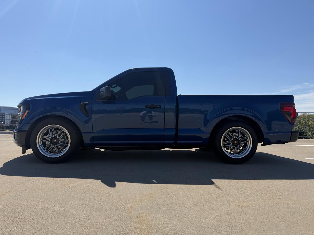 Ford F-150 XL 2WD 2024