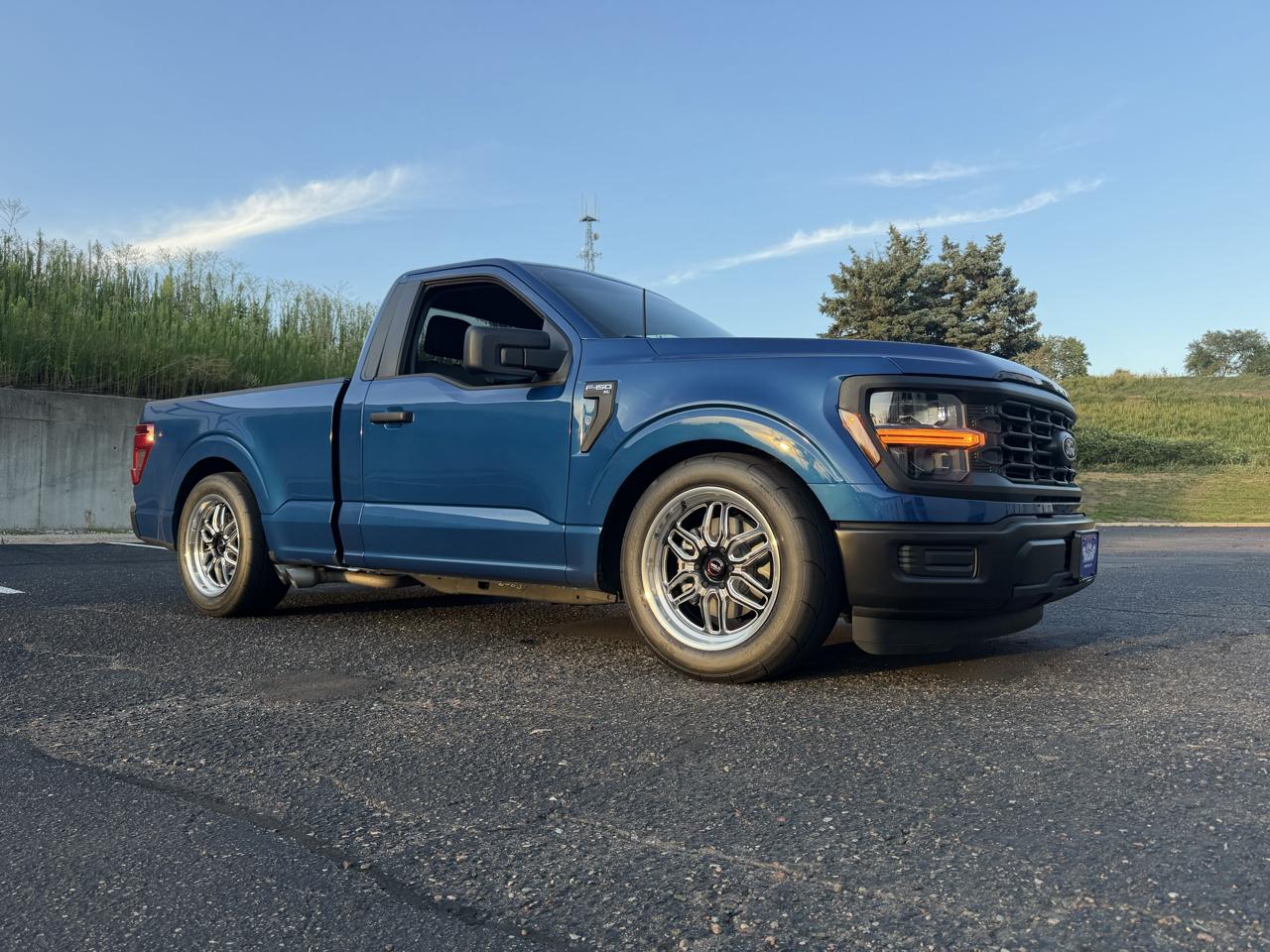 Ford F-150 XL 2WD 2024