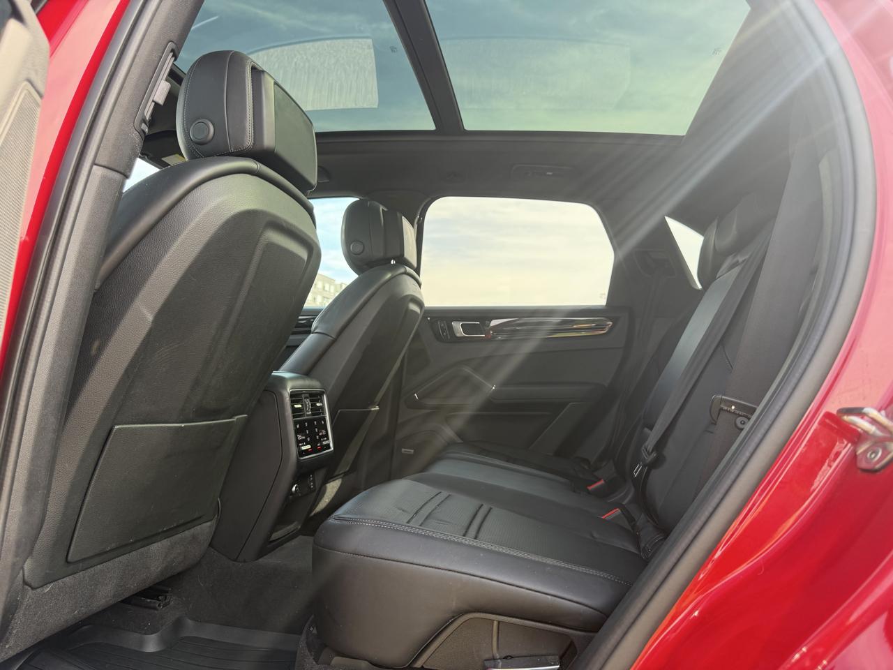 Porsche Cayenne Base 2021