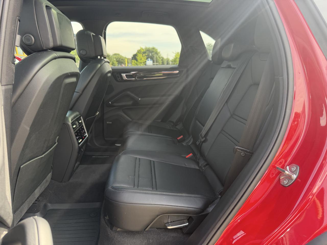 Porsche Cayenne Base 2021