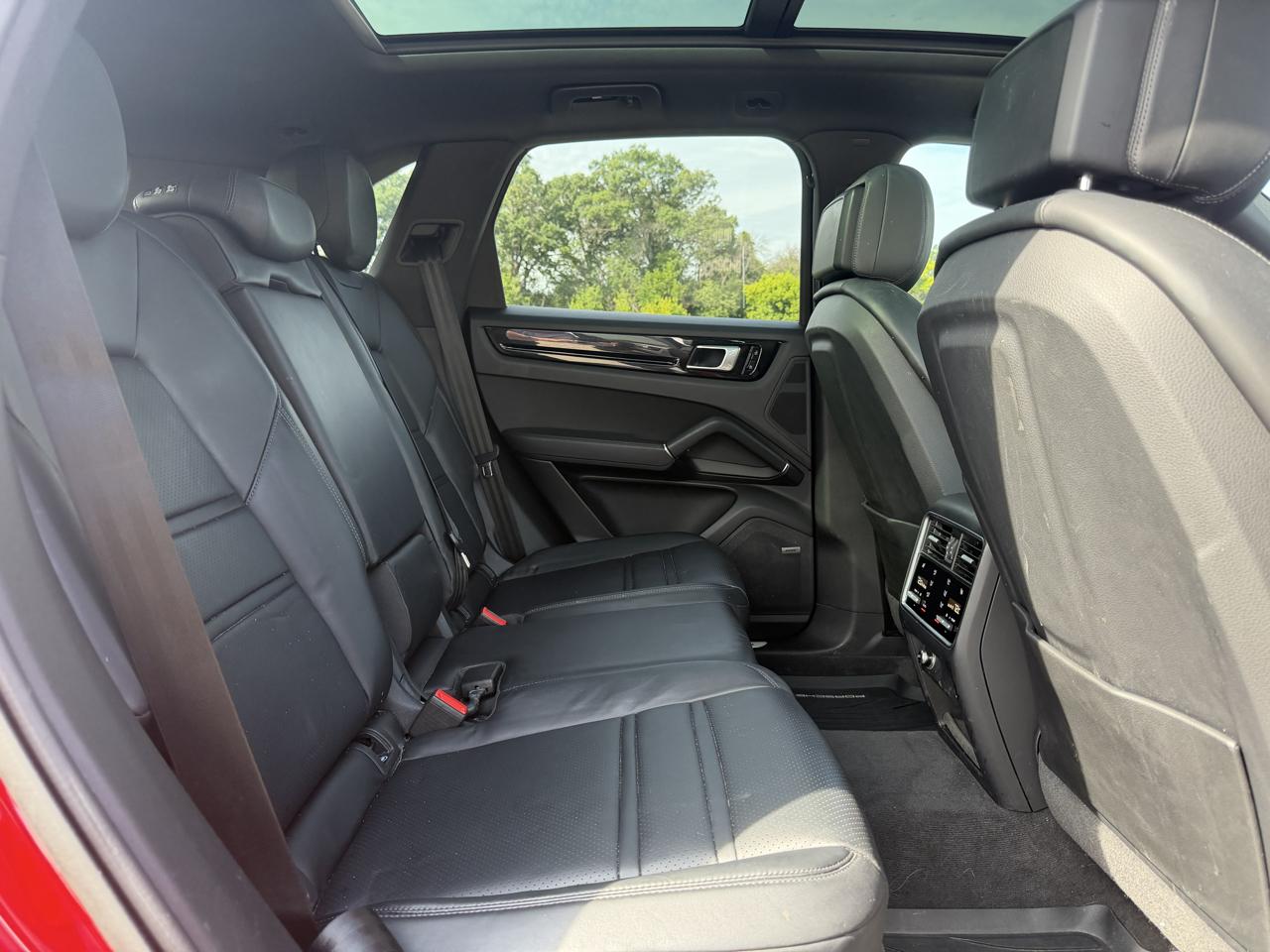 Porsche Cayenne Base 2021