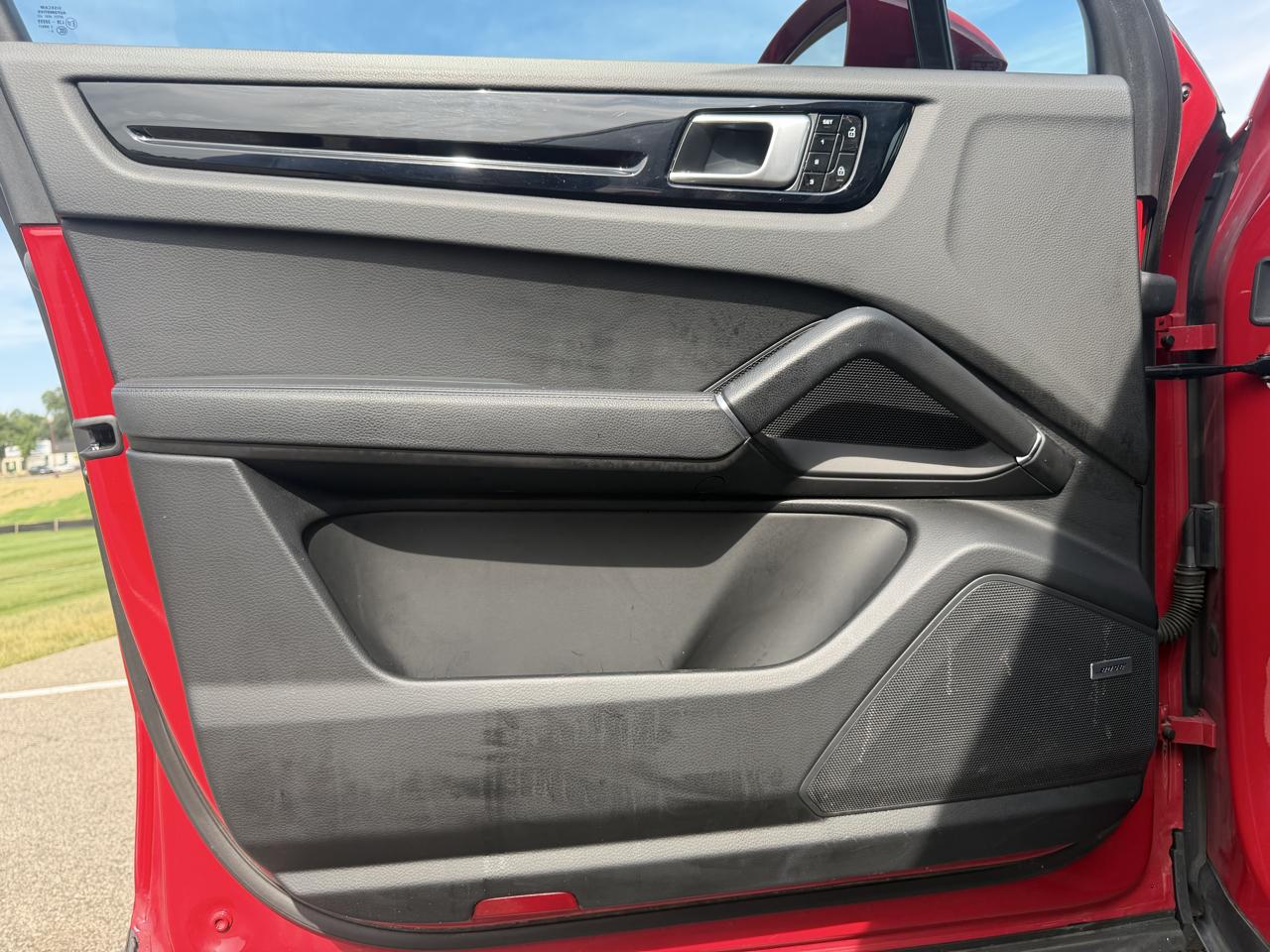 Porsche Cayenne Base 2021