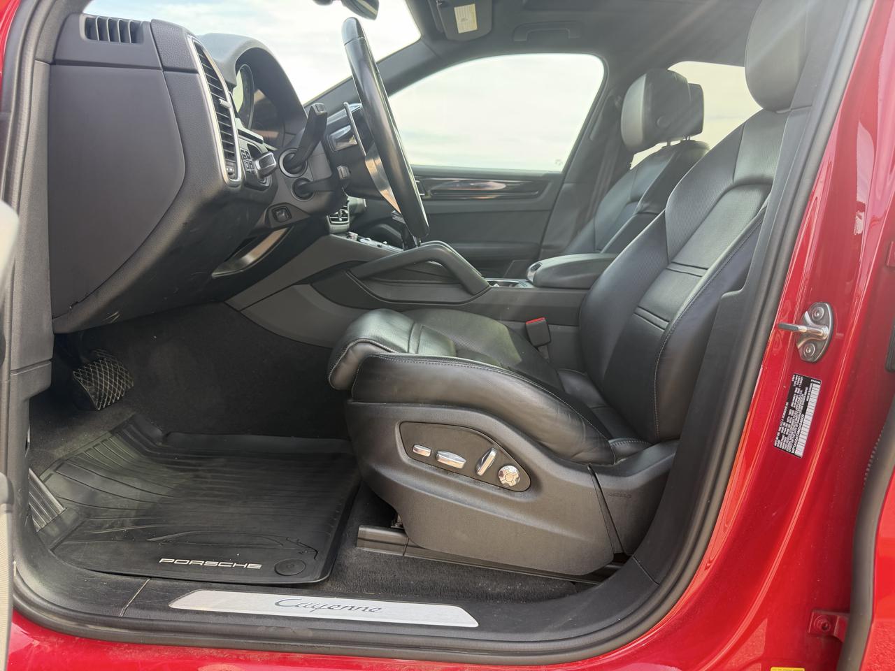 Porsche Cayenne Base 2021