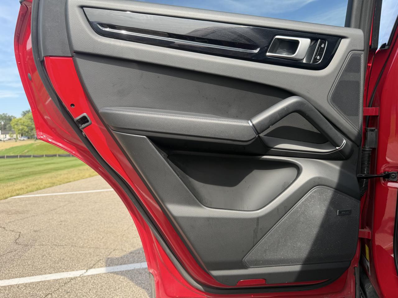 Porsche Cayenne Base 2021