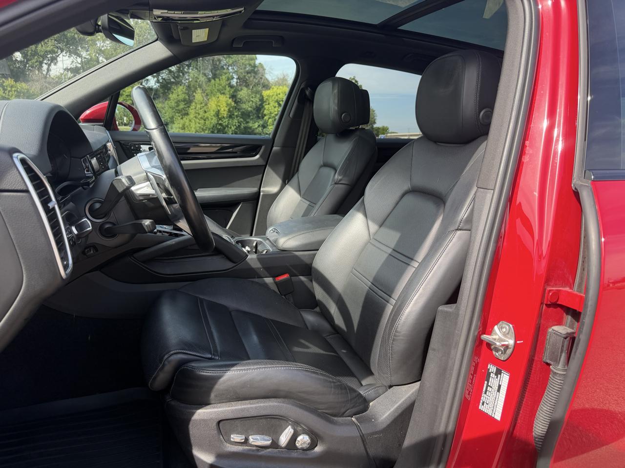 Porsche Cayenne Base 2021
