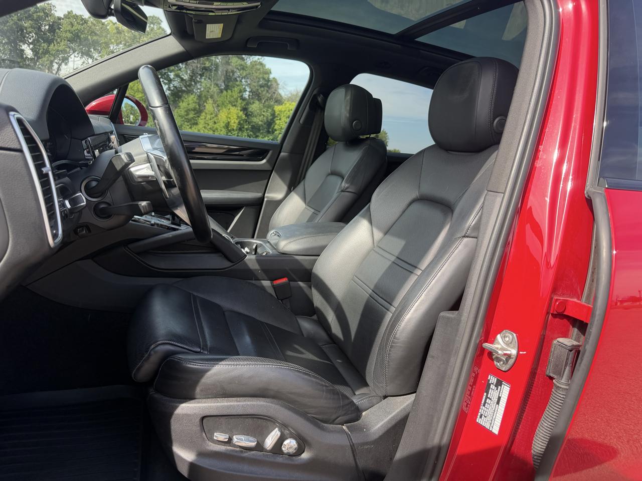 Porsche Cayenne Base 2021