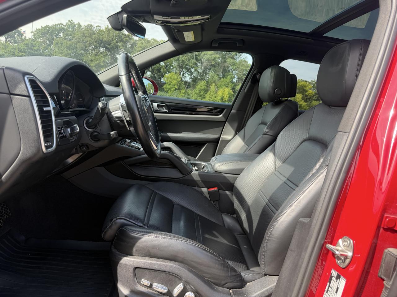 Porsche Cayenne Base 2021